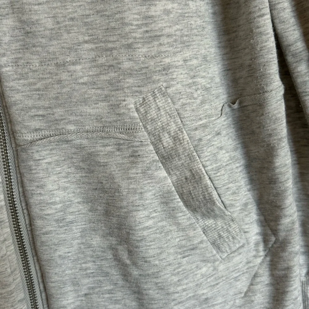 Cable & Gauge gray viscose blend kangaroo pocket hoodie size medium - Picture 2 of 12